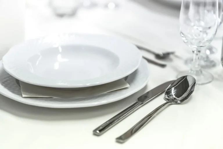 Service de table : bien le choisir, le composer et l&rsquo;entretenir