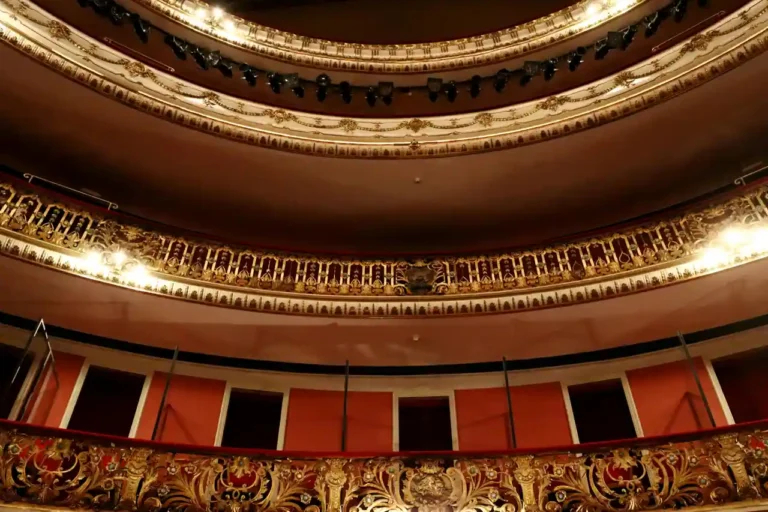 Théâtre de Paris : histoire, salles et réservation