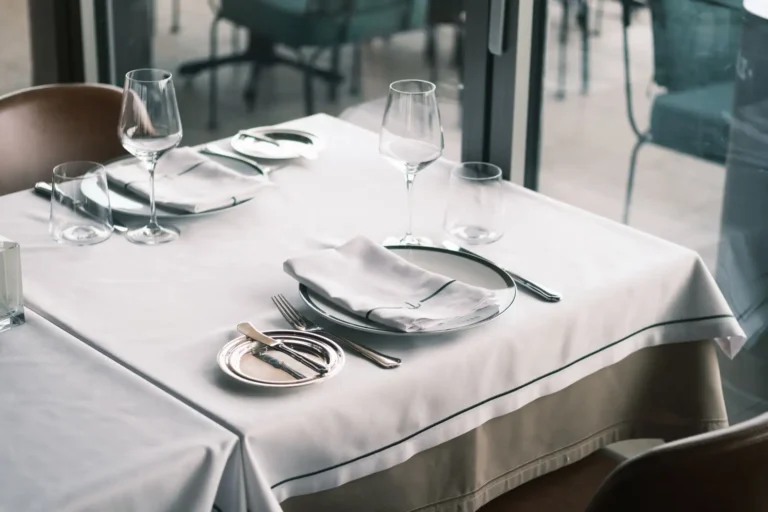 Vaisselle en anglais : le vocabulaire complet de la table